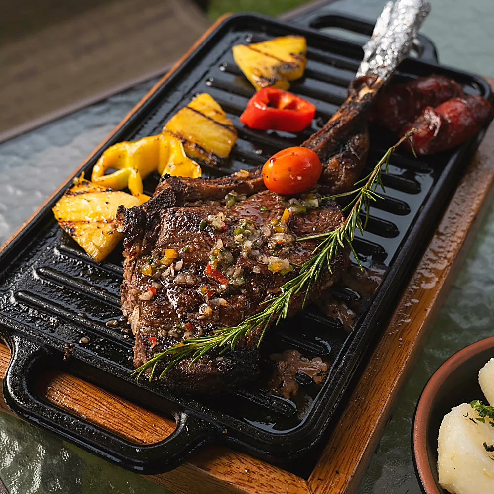 Costata alla griglia con verdure grigliate